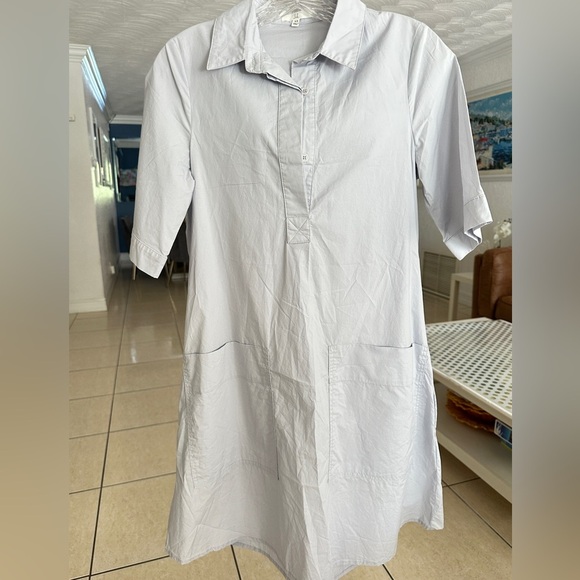 Joh. Gray Mini Dress with Collared Neckline and Structured Silhouette - Picture 1 of 3